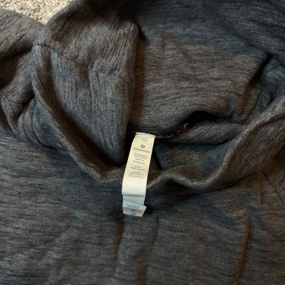 Lululemon Women's Heathered Core Dark Grey To You Tunic - Picture 4 of 10